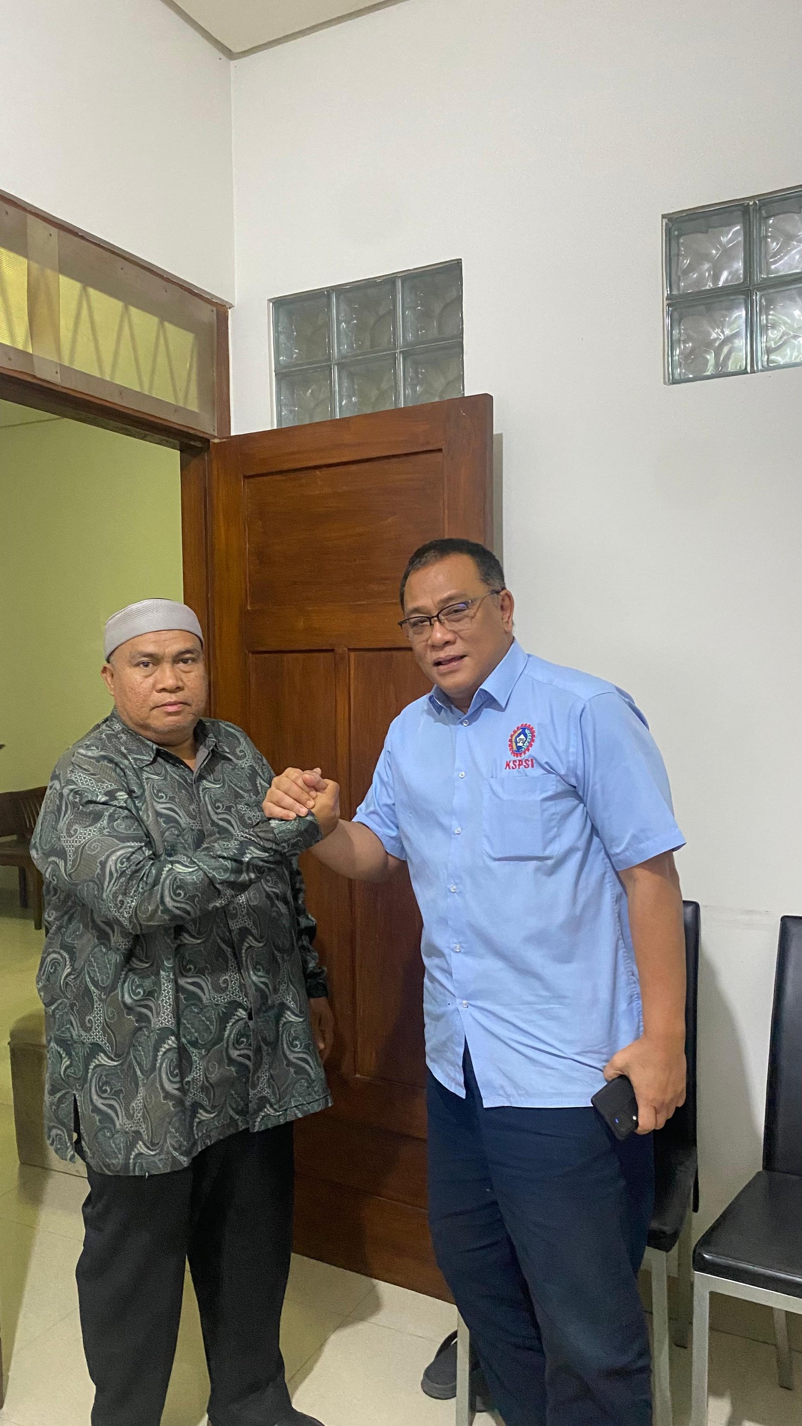 Jumhur Sasono Dan Kebangkitan Riau Oleh : Elviriadi, Ph.D